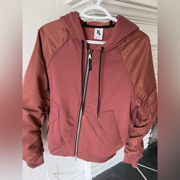 Women’s rose pink Nike bomber jacket with hood - Picture 1 of 6